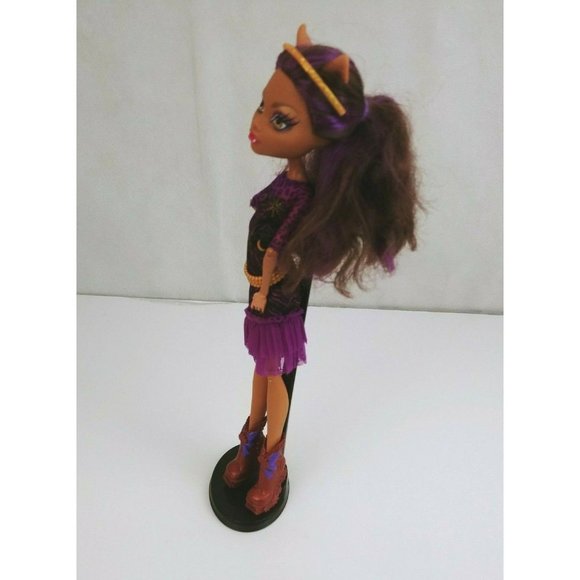 Monster High Haunted Spirits Clawdeen Wolf 11" Doll With Stand & Accessories - Picture 4 of 5